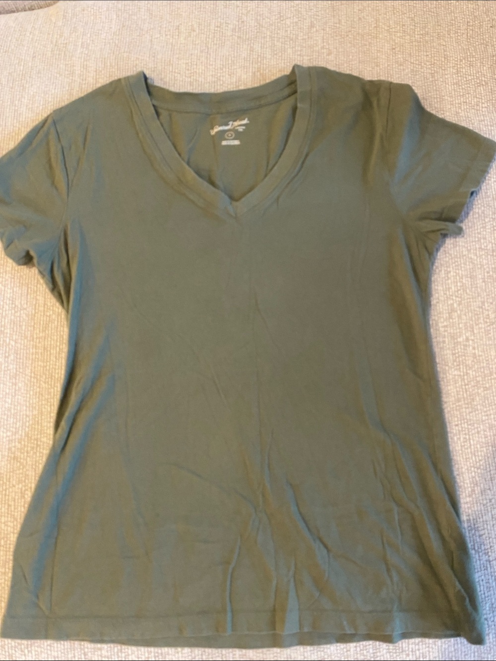 Universal Thread Olive V-Neck Short Sleeve Tee